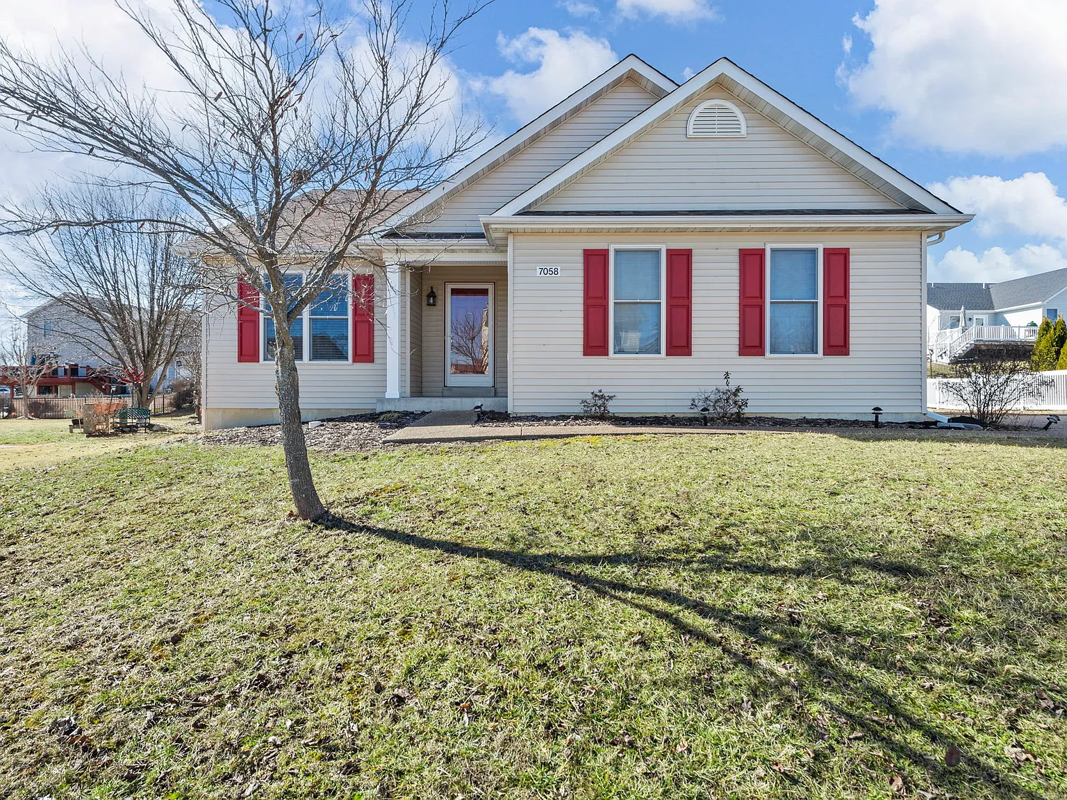 3 bed, 1422 sqft, $2,475 — Photo 1