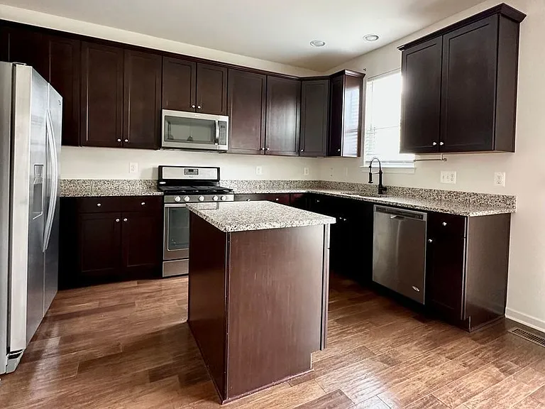 107 Foundry Ln #31 — Photo 2