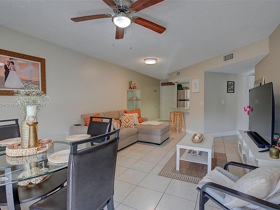2nd image of 8353 Lake Dr APT 304