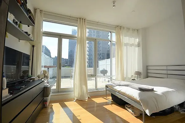 Rented by Jacquelyn 327 LLC | media 6