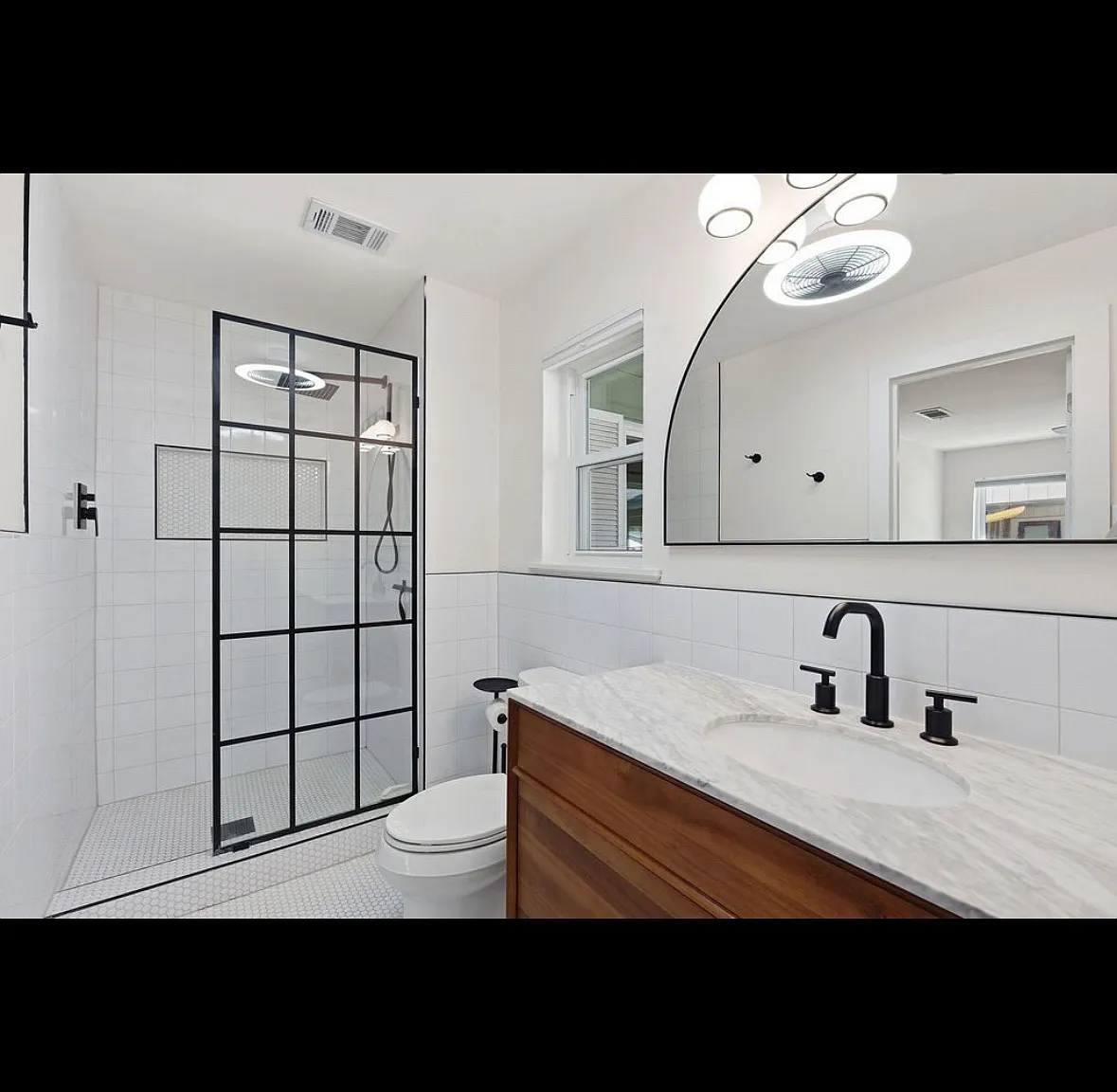 3 bed, 2330 sqft, $2,950 — Photo 4