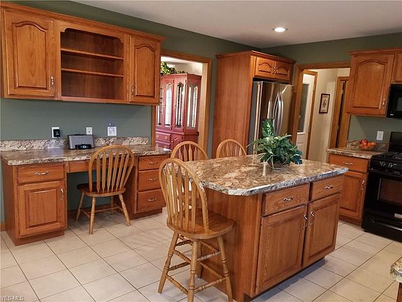 4th image of 1165 Hampton Pl