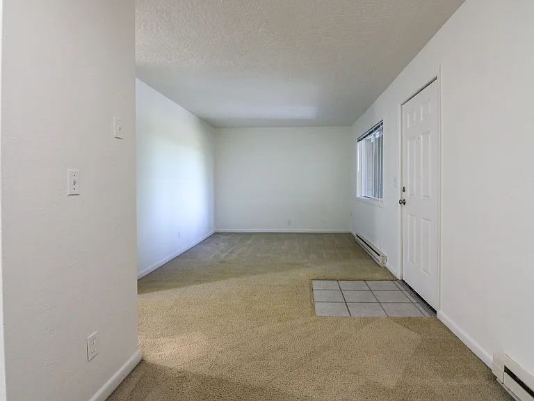 1136 Fairmount Ave S — Photo 8