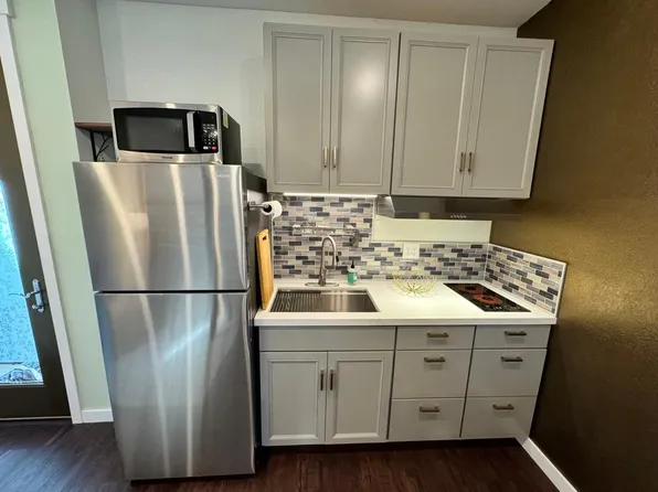 24 Sebastopol Ave, Santa Rosa, CA 95407