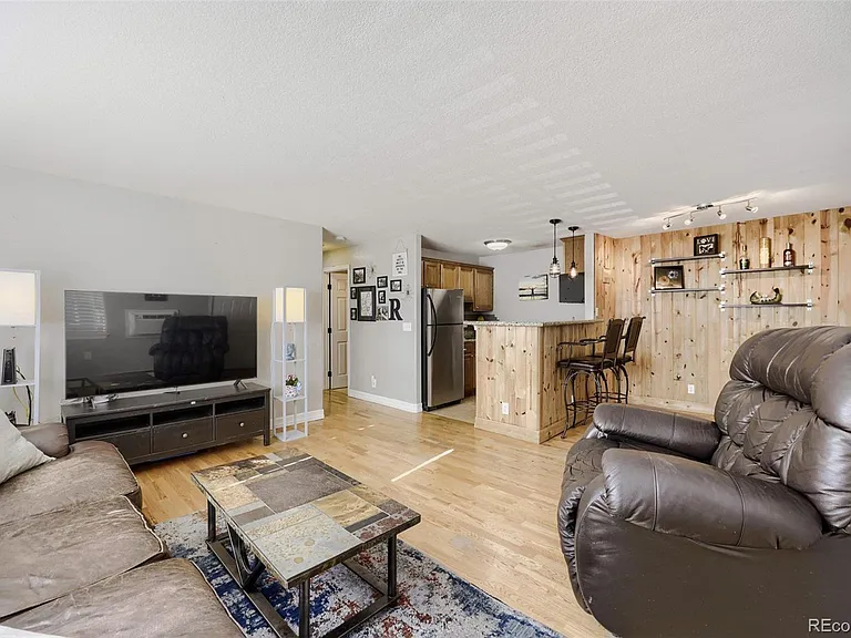 2345 N Clay St #102 — Photo 3