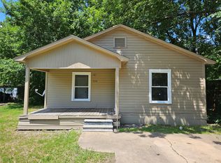 530 19th St SW, Paris, TX 75460