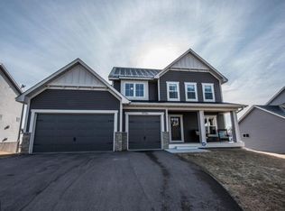 19766 Holloway Ln, Lakeville, MN 55044