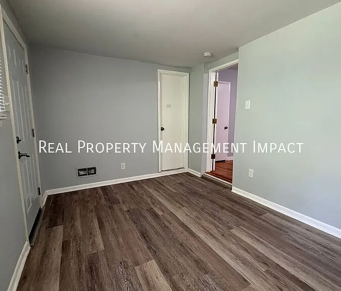 906 Springdale Dr — Photo 21