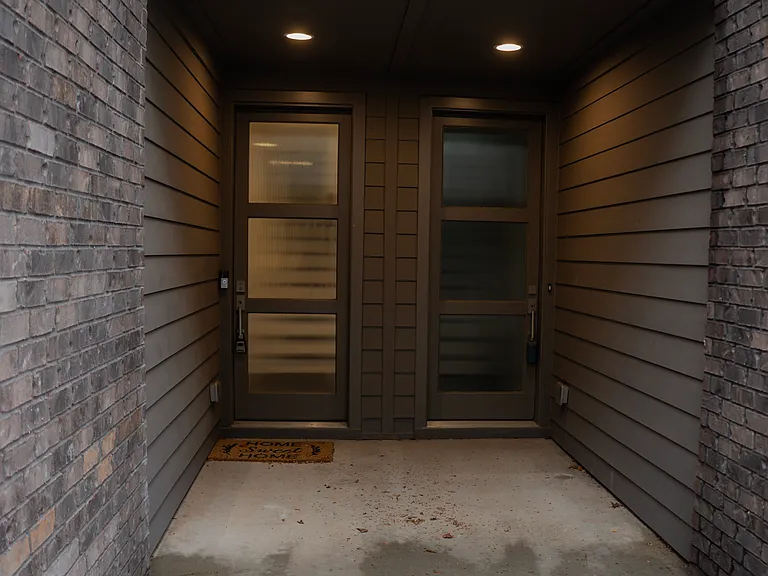 241 Maynard Ter SE — Photo 1