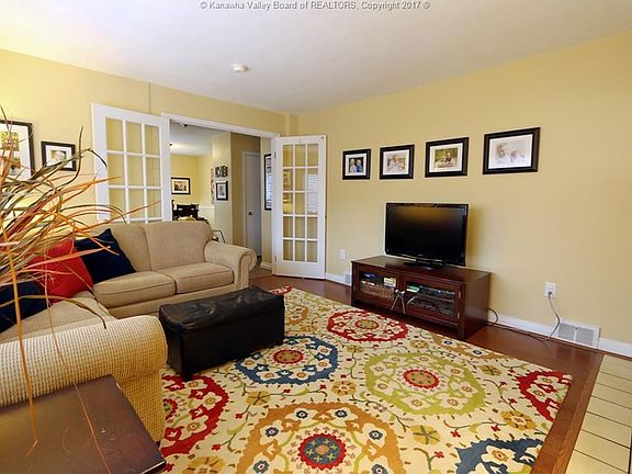 4th image of 672 Forest Cir