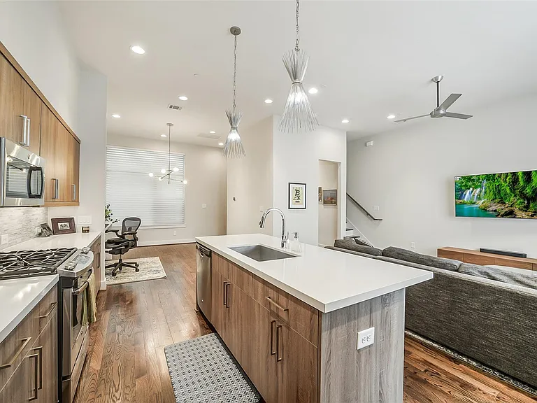 1004 California St #203 — Photo 16