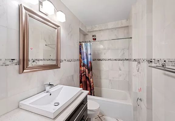 2nd image of 77 W 55th St APT 17K
