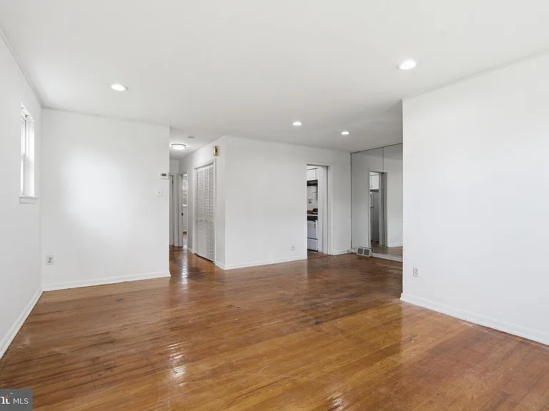 3953 Lankenau Ave #B — Photo 3