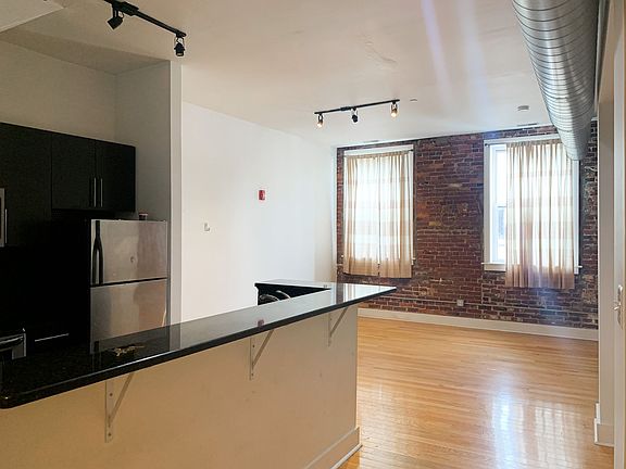 2nd image of 2232 Christian St #2232C