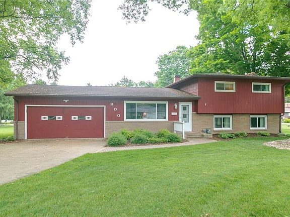 2nd image of 900 Marilyn Dr