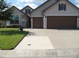 10100 Sandhurst Dr, Denton, TX 76207