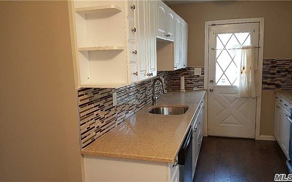 3rd image of 10 Hewes St