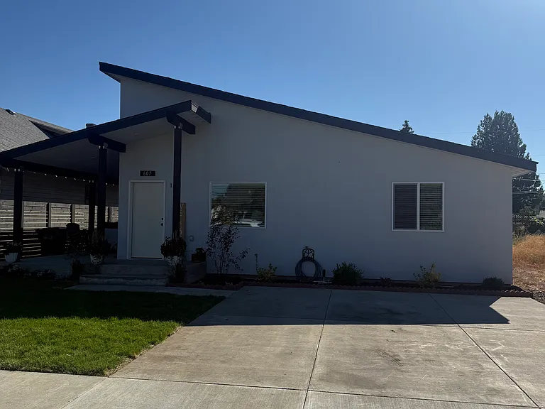 607 Pleasant Ave #1 — Photo 9