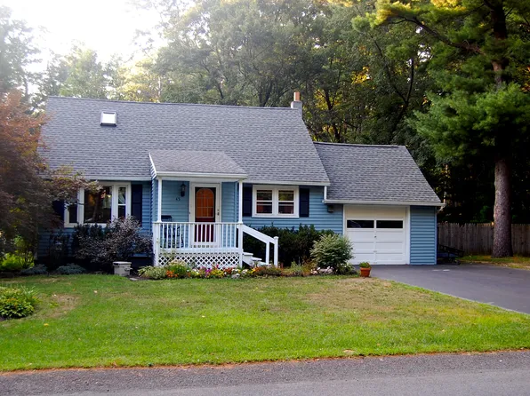 45 Fletcher Rd, Albany, NY 12203