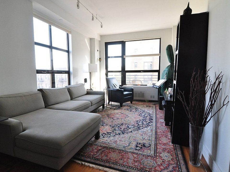 1st image of 527 Lincoln Pl APT 504