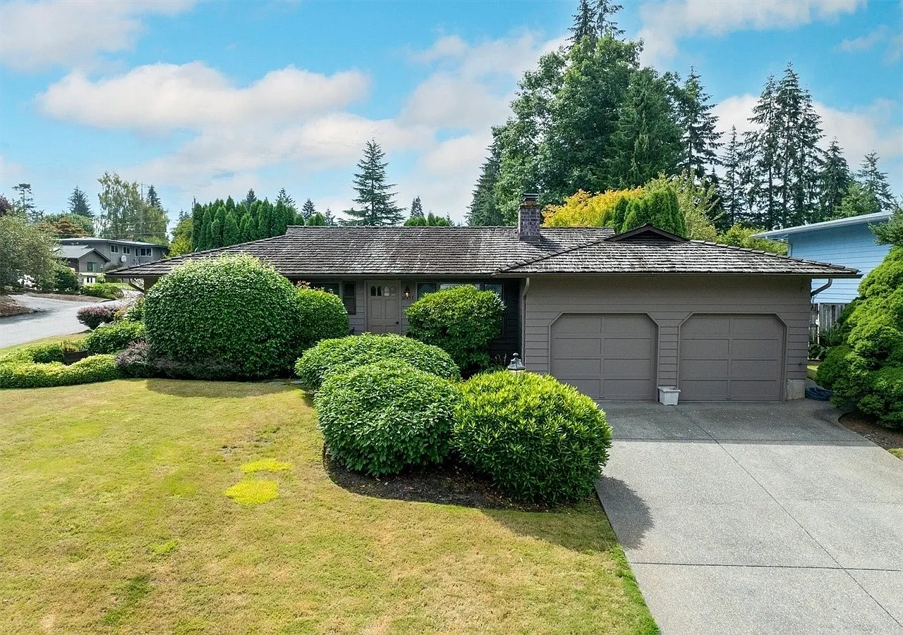 3 bed, 1.5 bath, 1250 sqft, $3,950 — Photo 1