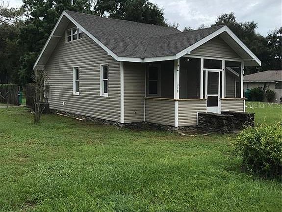 3rd image of 208 S Dixie Ave