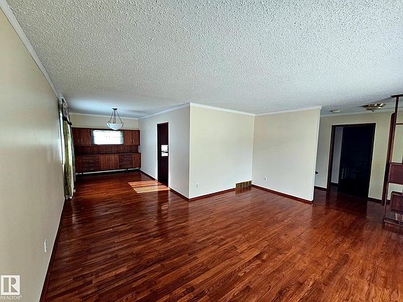 3rd image of 7612 40th Ave NW