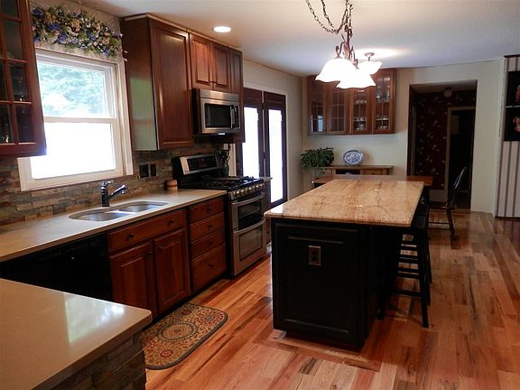 3rd image of 2142 Wendwood Dr