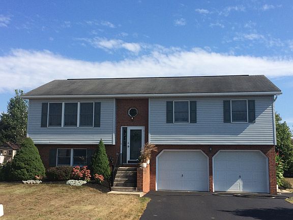 2nd image of 319 Holswart Dr