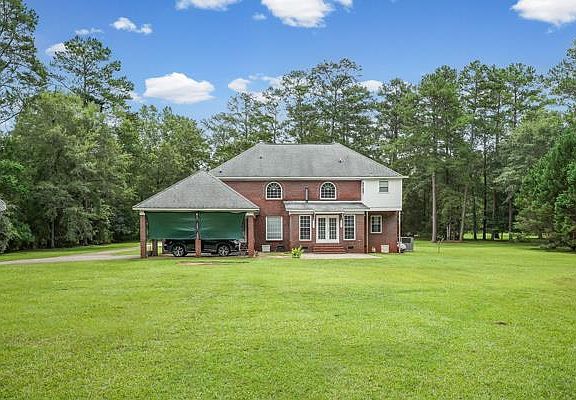 5th image of 1013 Spring Hill Dr