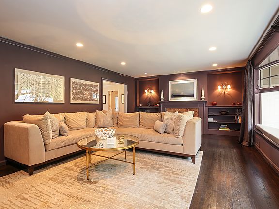 Spacious living room