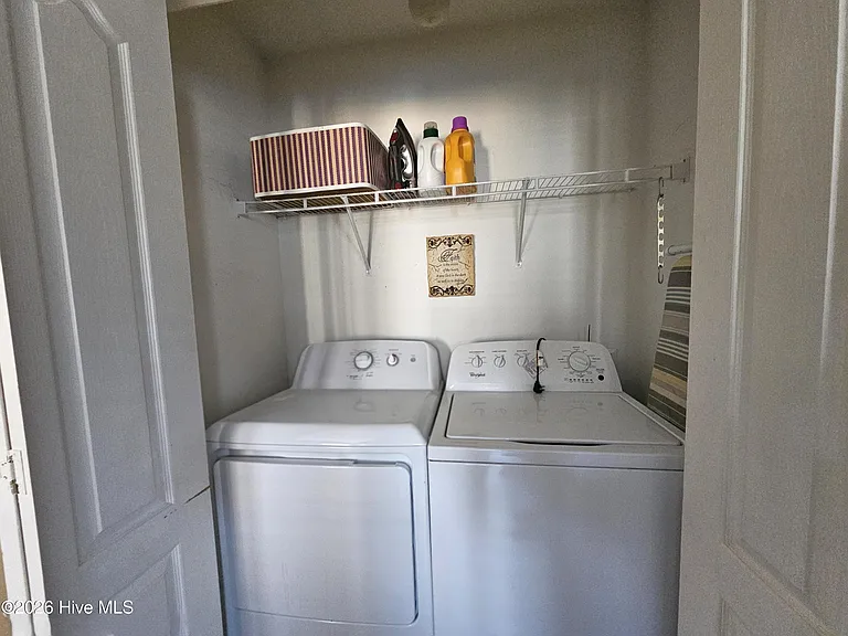 1413 Leigh Ct — Photo 11