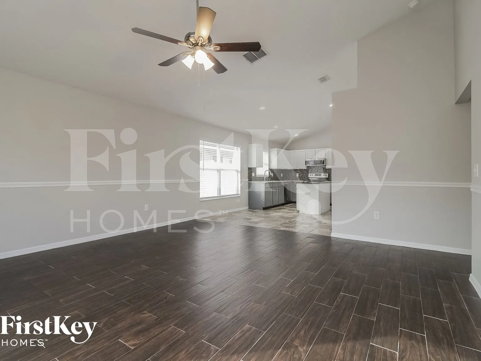 4 bed, 2.0 bath, 1965 sqft, $2,800 — Photo 3