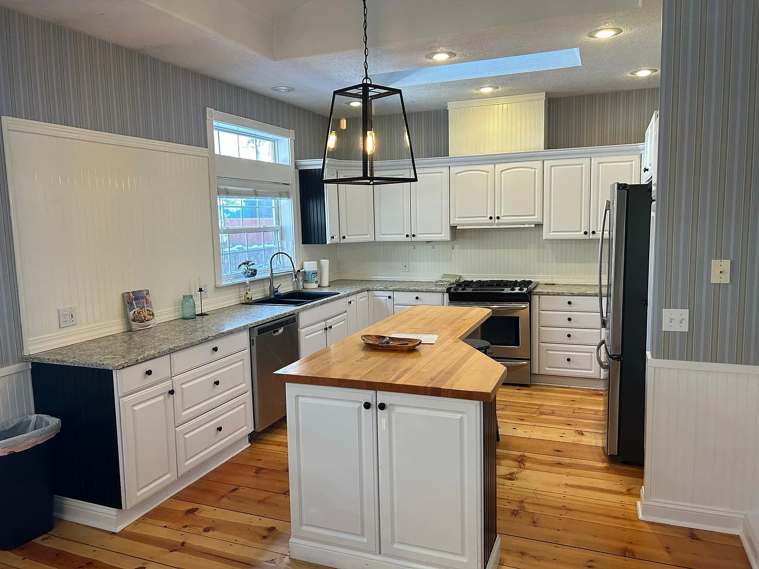 2 bed, 1600 sqft, $2,850 — Photo 4