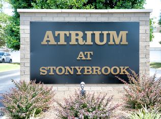 8504 Atrium Dr APT 907, Louisville, KY 40220