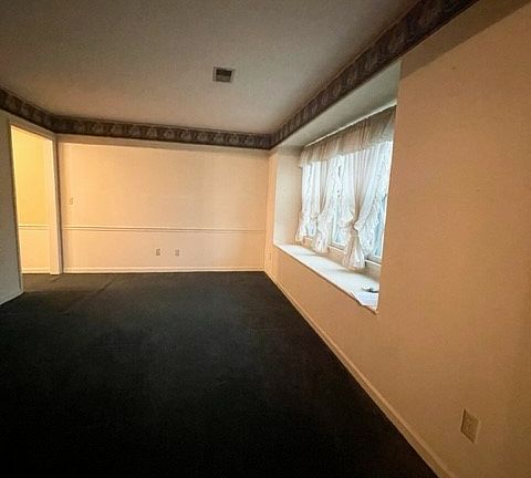 4th image of 2404 Beacon St