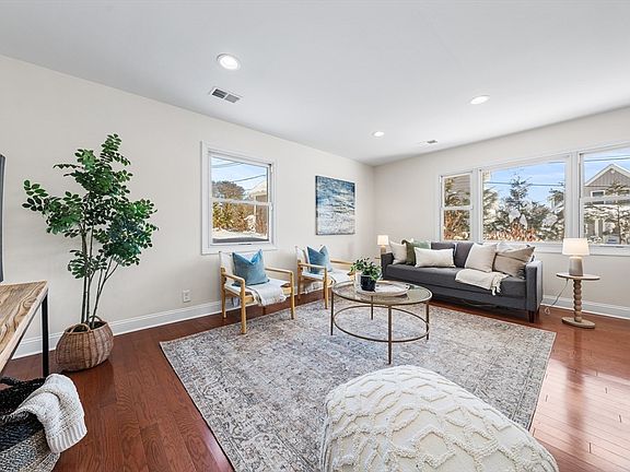 3rd image of 10 Mickelson Ln #10
