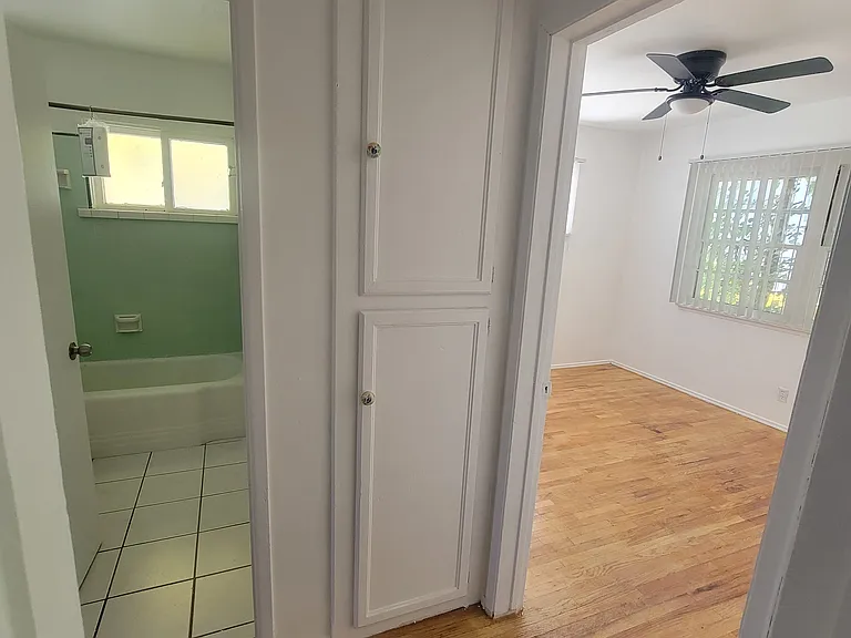 13842 Burbank Blvd #13842 — Photo 8