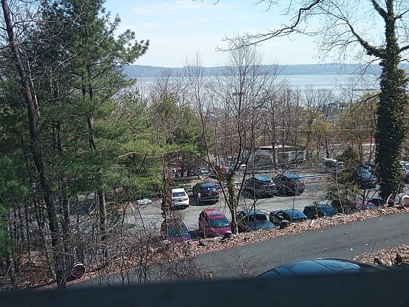 4th image of 7 Mountain Ct