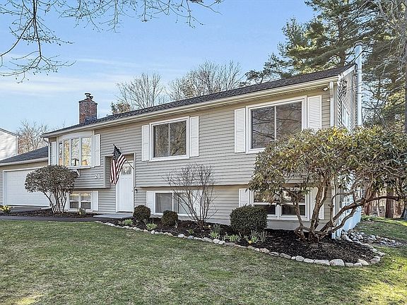 3rd image of 24 George St