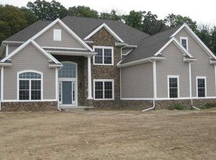 25734 Wood Creek Rd, Perrysburg, OH 43551