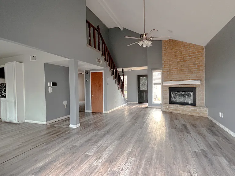 3122 Crest Colony Ln — Photo 2