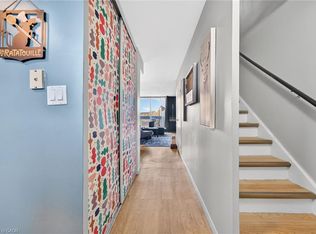 350 Quigley Rd #543, Hamilton, ON L8K5N2