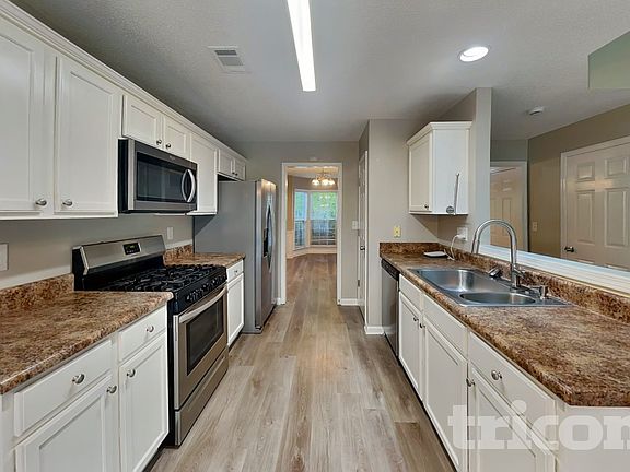 5th image of 411 Yarrow Way