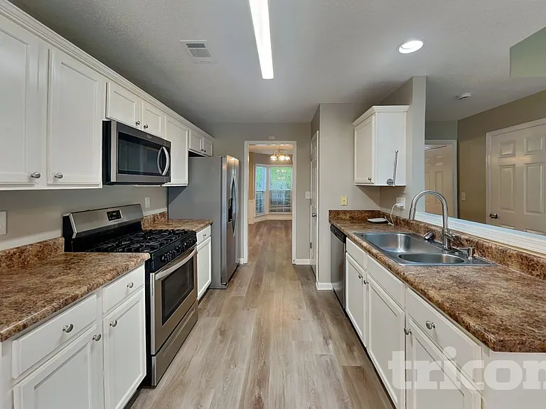 411 Yarrow Way — Photo 5