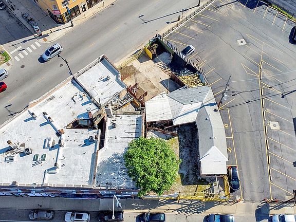 2nd image of 4387 N Elston Ave