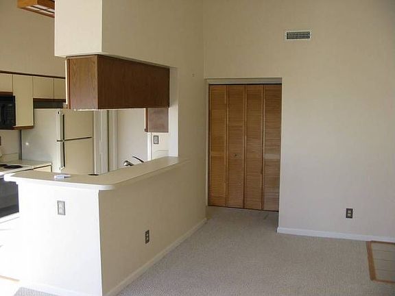 kitchen/living room