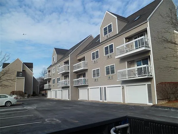115 Water St #13 — Photo 4
