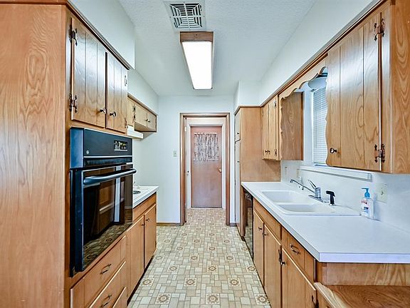 3rd image of 408 Apple Blossom Ln