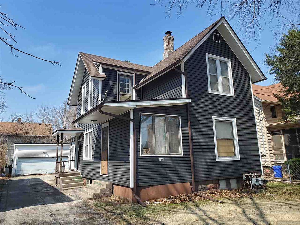 1st image of 2215 8th St